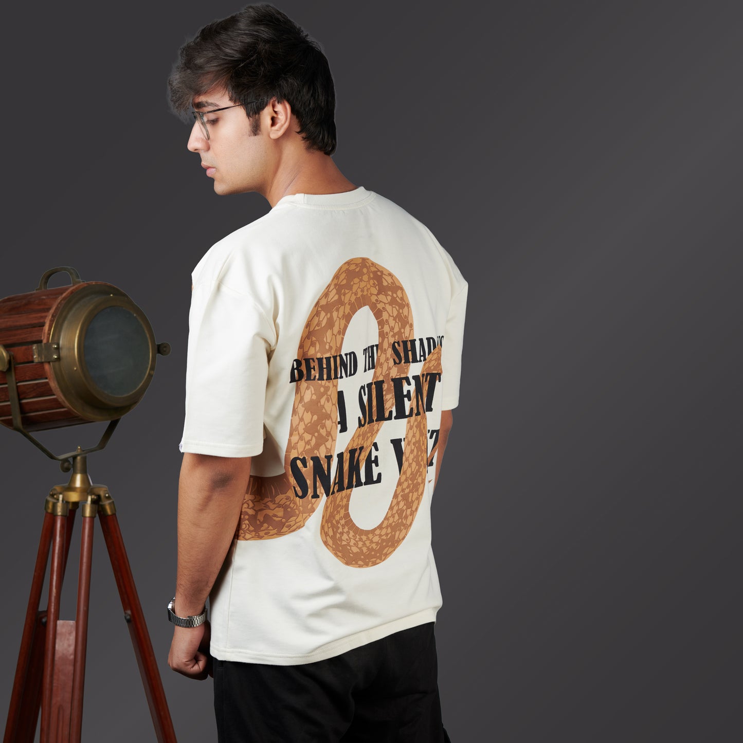 The Silent Snake - Off White Oversized T-shirt