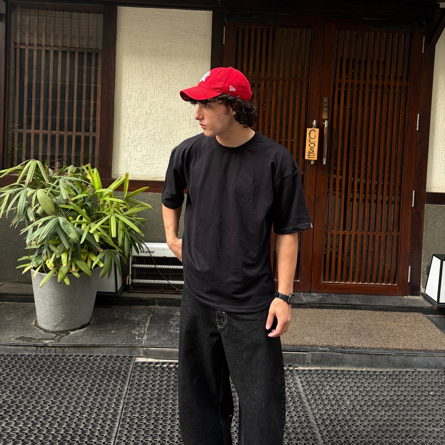 THE PREMIUM BASICS : BLACK OVERSIZED T-SHIRT